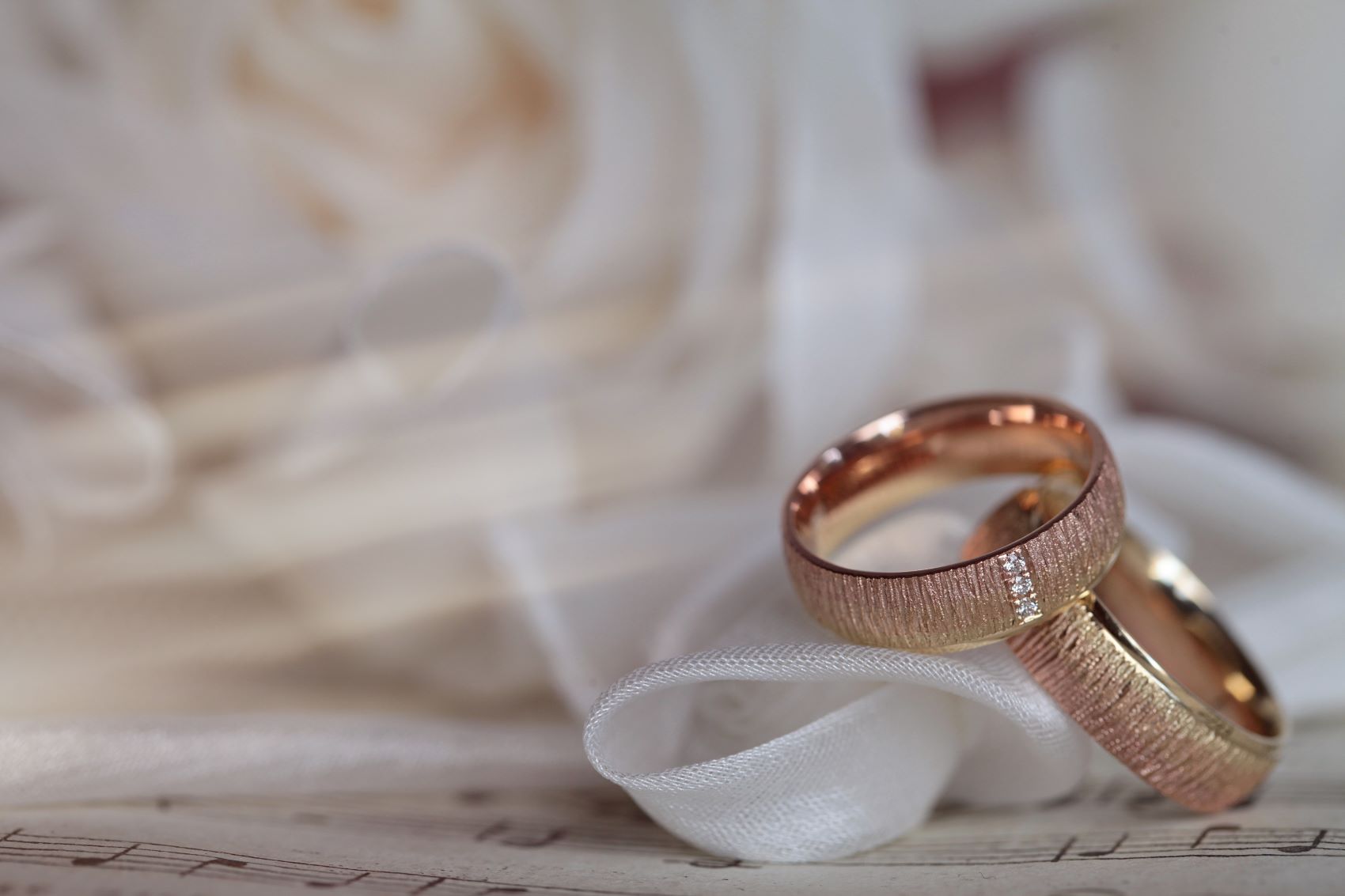 Trauringe mit Edelstein